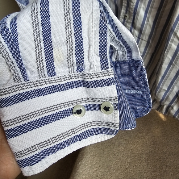 Banana Republic Men's Blue and Gray Striped Button Down - Size L - Picture 4 of 6